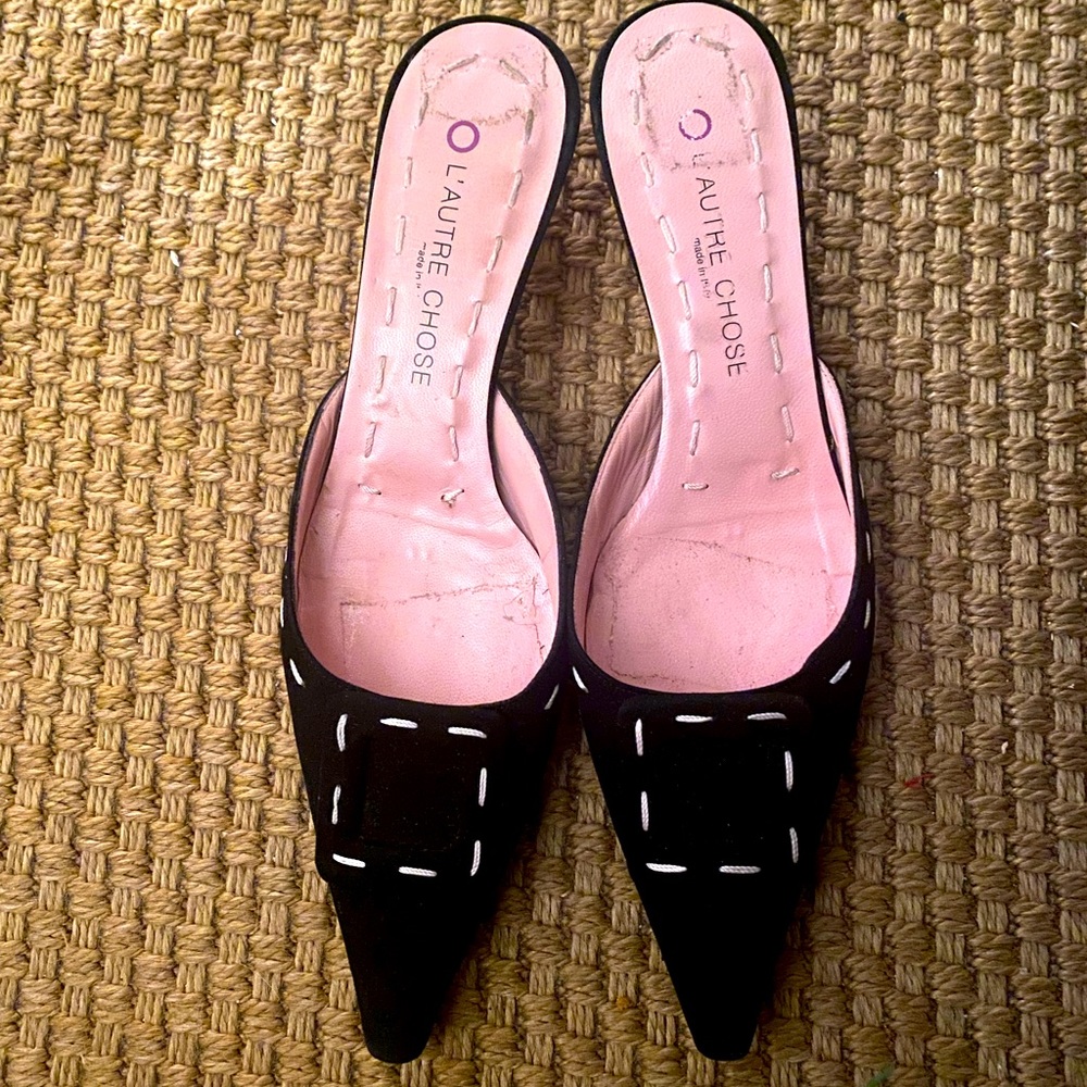 💕L’Autre Chose black suede slide .